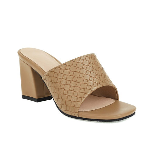 Woman Round Toe Chunky Heel Woven Solid Color Sandals